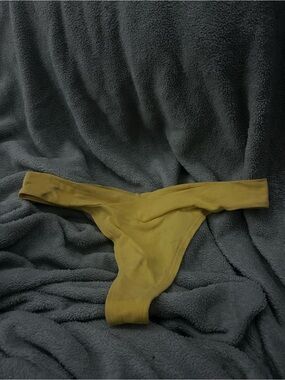 PINK Victoria's Secret Yellow Seamless Thong